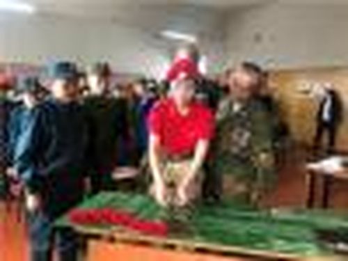 Парта героя