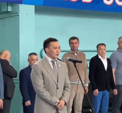 Депутат Верховного Хурала Тувы стал почетным гостем соревнований по боксу в Минусинске