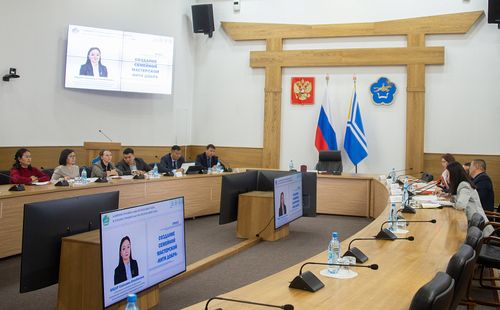 Эң эки күрүне албан-хаакчызы мөөрей күрүне албанының ат-алдарын бедидер