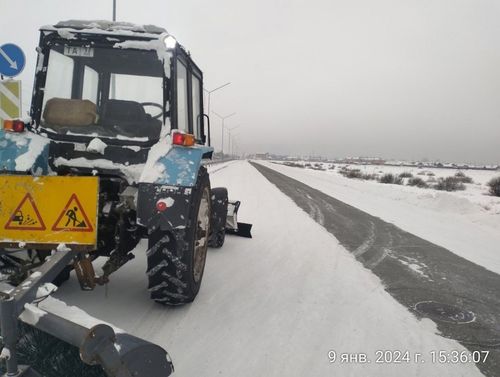 В Туве более 70 единиц техники расчищали дороги от снега в новогодние каникулы