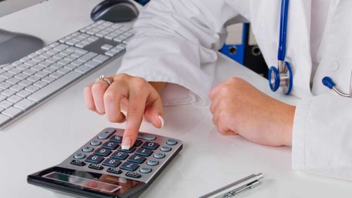 Кому из медработников положены "ковидные" страховые выплаты? 