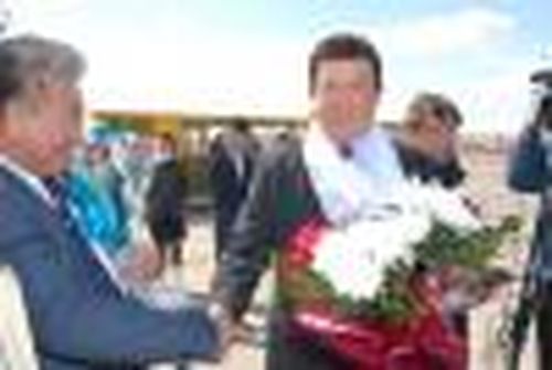 Встречали хлебом-чаем