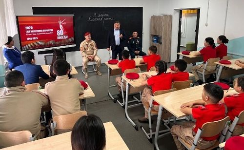 Тываның Баштыңы Сарыг-Септиң ийи дугаар школазынга четкен