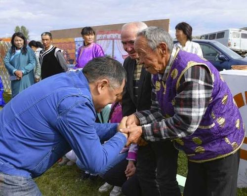 Ш.Кара-оол: «Доброе отношение к старикам - лекарство от бесчеловечности»