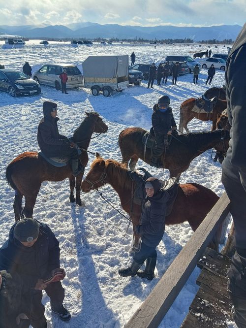 В Тандинском районе прошли соревнования по конным скачкам в честь Шагаа