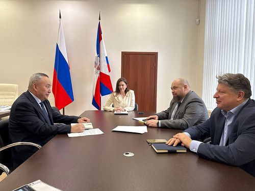 Вице-премьер Чечен Чоксум обсудил поддержку наших земляков-военнослужащих с сотрудниками военно-социального центра Минобороны