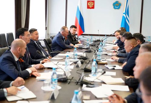 Глава Тувы провел координационное совещание по итогам командировки в ЛНР и ДНР