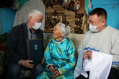 В Туве ветерану партии «Единая Россия» исполнилось 89 лет