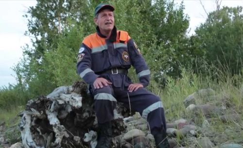 Сотрудники МЧС Тувы исполнили День Победы на тувинском