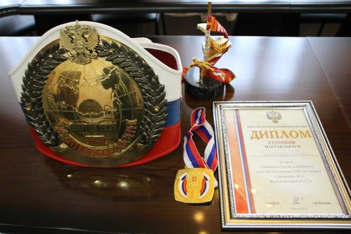 Кан-оол Даваа поздравил 5-кратную чемпионку России по кикбоксингу Диану Доктугу