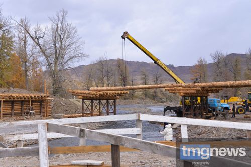 Масштабный ремонт аварийного моста в селе Бажын-Алаак