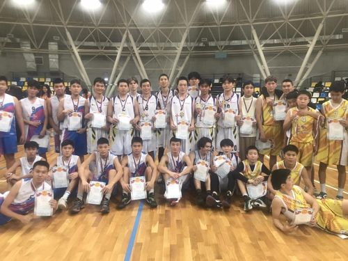 Чемпионами Тувы по баскетболу стали команды Кызыла