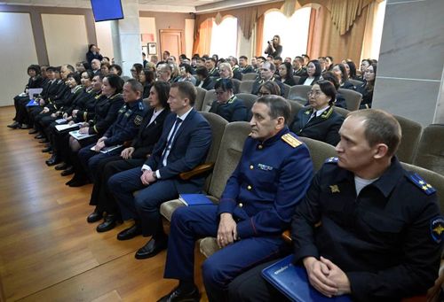 Обсуждение ключевых вопросов правосудия на заседании в Туве