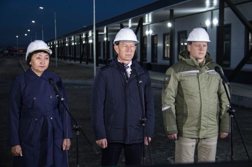 СТРОИТЕЛИ ПООБЕЩАЛИ, ЧТО СДАДУТ МЕДЦЕНТР В СРОК