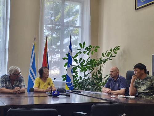 Зампред Правительства Тувы Олег Лукин обсудил с жителями Тандинского района актуальные вопросы в сфере ЖКХ