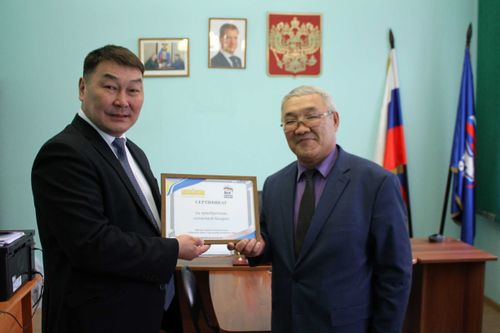 Единороссы продолжают оказывать помощь жителям Тувы