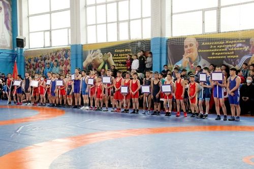 В Туве готовятся к старту Кубка ЦСКА по спортивной (вольной) борьбе среди юношей