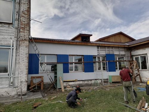 В школе села Булун-Терек продолжается капитальный ремонт