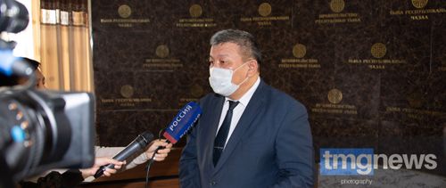 Длинные выходные, пособие по безработице, а также поддержка предпринимателей: Минтруд и Минэкономики Тувы сегодня рассказали журналистам о мерах соцподдержки во время коронавируса