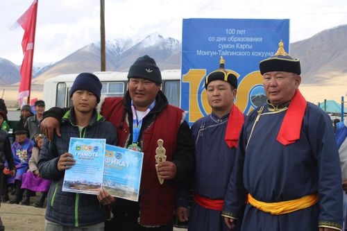 В Монгун-Тайгинском районе прошли конные скачки в честь 100-летия образования сумона Каргы