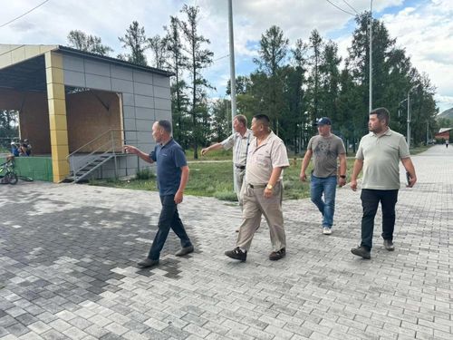 Пий-Хеме с рабочей поездкой побывал министр ЖКХ Тувы