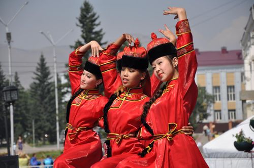 В Туве проживают 173 тысячи женщин