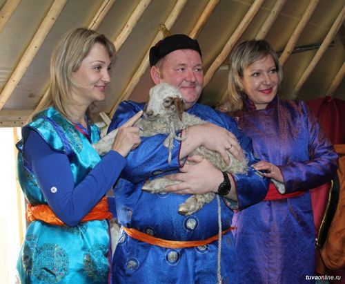 Республикага туризм адырын хөгжүдер дээш