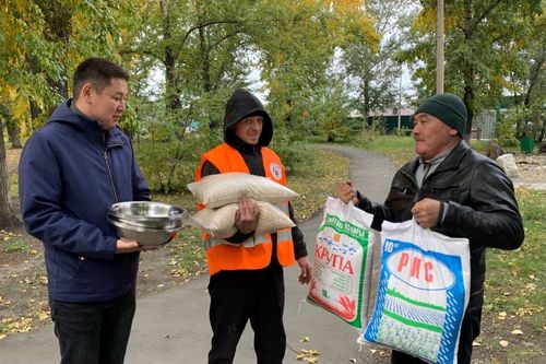 В Кызыле прошла благотворительная выставка кошек и собак «Забери меня домой»
