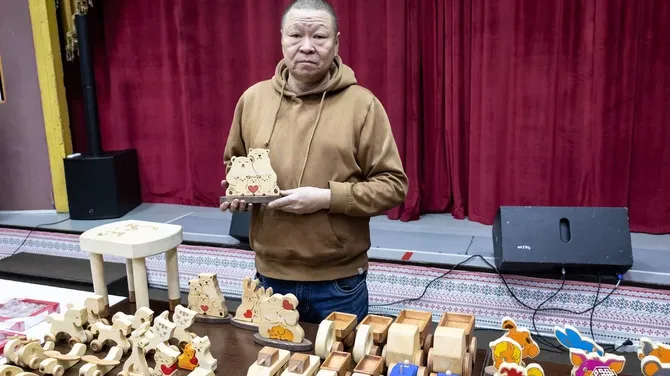 От хобби к бизнесу: как тувинский мастер возрождает национальные ценности через дерево