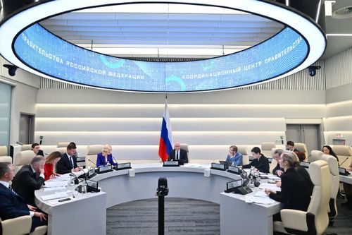 Дмитрий Чернышенко: «Необходимо подготовить стандарты по повышению качества детского питания в школах»