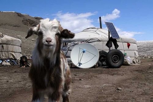 ФАП, солнечные батареи и хорошая проезжая дорога в Тере-Хольский район