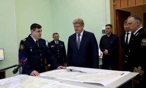 Полпред ознакомился с организацией учебного процесса в единственном вузе Сибири, готовящем специалистов для водного транспорта
