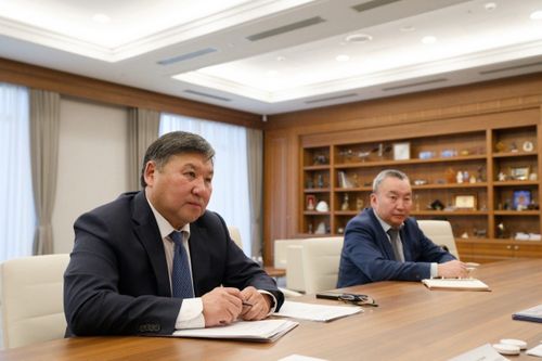 Тываның Баштыңы Владислав Ховалыг Россияның тудуг болгаш ЧКА сайыды Ирек Файзуллин-биле ужурашкан