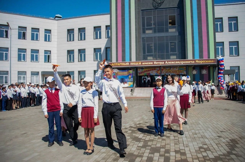 В Туве в 2025-м году последний звонок прозвучит почти для 10 тысяч школьников