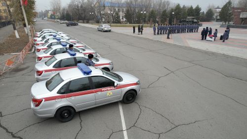 Ко Дню вневедомственной охраны росгвардейцы Тувы получили ключи от новых автомашин