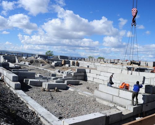 Владислав Ховалыг: “Безработных граждан необходимо привлекать в строительную отрасль”