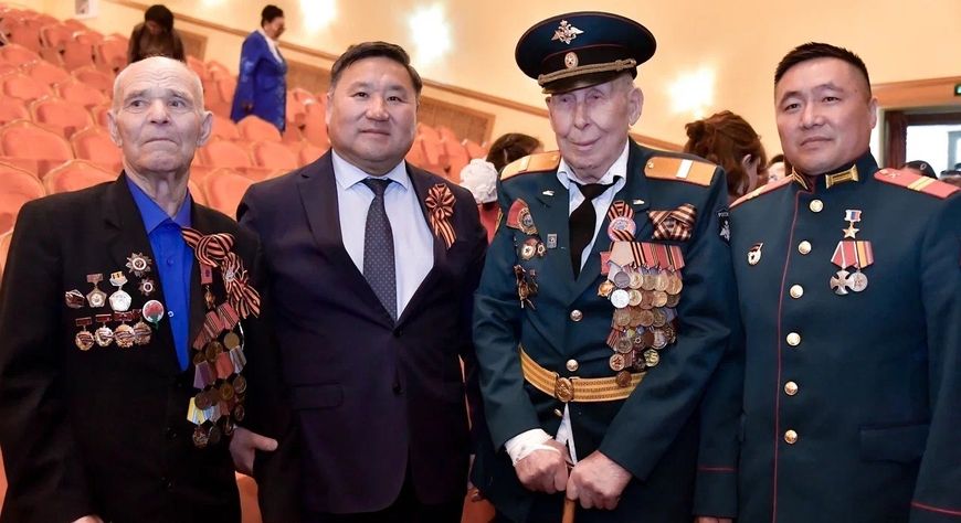 Состоялось первое вручение памятных медалей Республики Тыва «Участнику специальной военной операции»