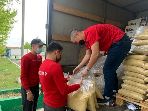 ВОЛОНТЁРЫ ИЩУТ 3073 БАБУШЕК И ДЕДУШЕК, КОТОРЫМ НЕ ДОСТАЛИСЬ ПРОДУКТЫ