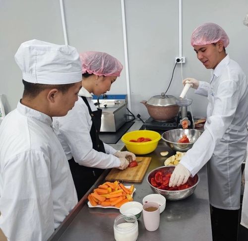 Тываның агроүлетпүр техникуму чаартылгалыг өөредилге төвү апарган