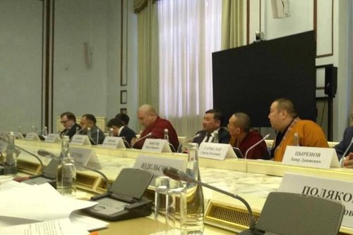 Глава Тувы принял участие в заседании Попечительского совета Фонда содействия Буддийскому образованию и исследованиям