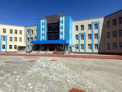 В Бай-Хааке завершили строительство новой школы. Об этом в социальных сетях сообщило министерство строительства Тувы
