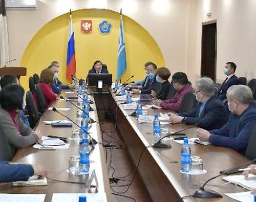 Глава Тувы встретился с главными врачами медицинских организаций республики