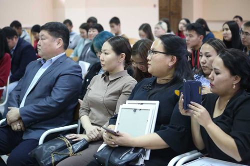 Улуг-Хемский район открыл «Дни кожуунов» в Тувинском госуниверситете