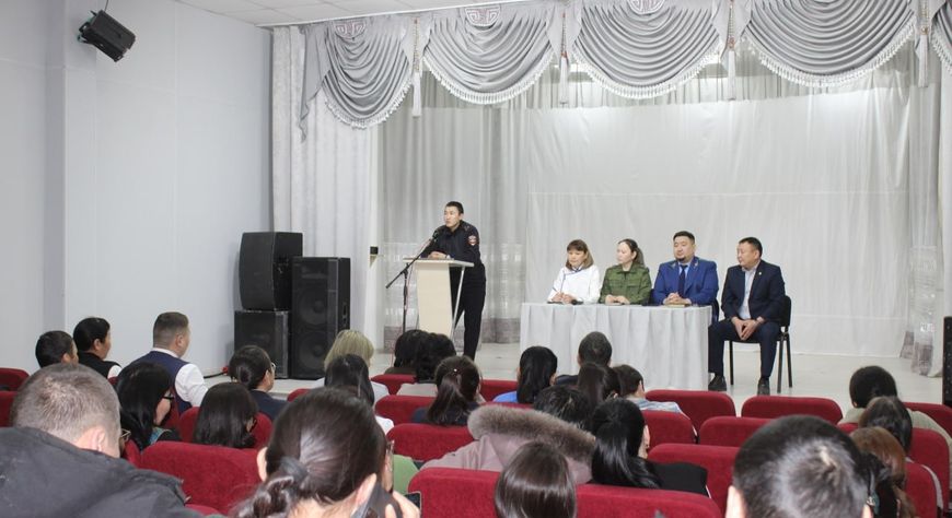 В Монгун-Тайге прошел сход граждан по профилактике правонарушений