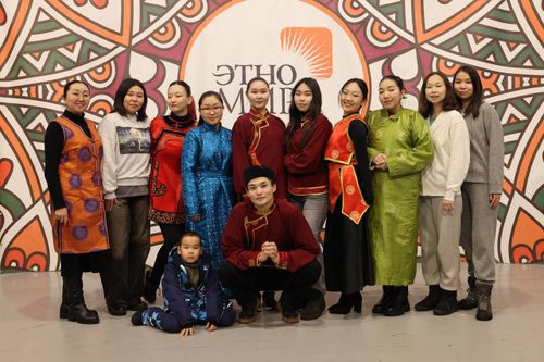 Сотрудники Полпредства Тувы вместе с активистами тувинского землячества приняли участие в фестивале «Северное сияние»