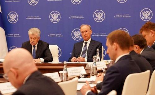 Полномочный представитель принял участие в заседании Совета по развитию и обеспечению морской деятельности Российской Федерации