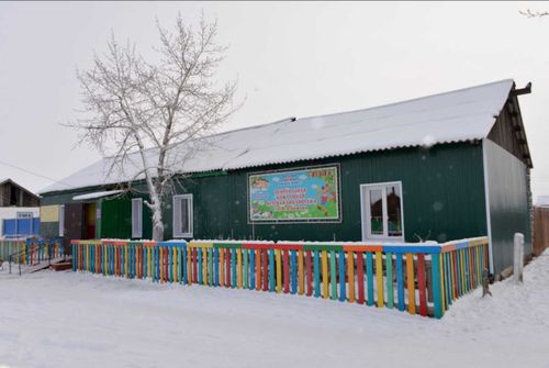 Будущая поэтесса республики пишет в лучшей библиотеке Тувы