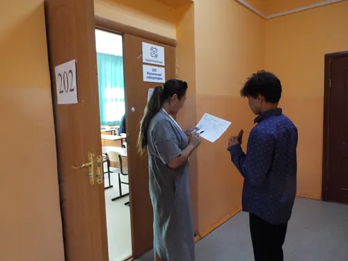 Девятиклассники Тувы сдали ОГЭ по обществознанию, географии и информатике