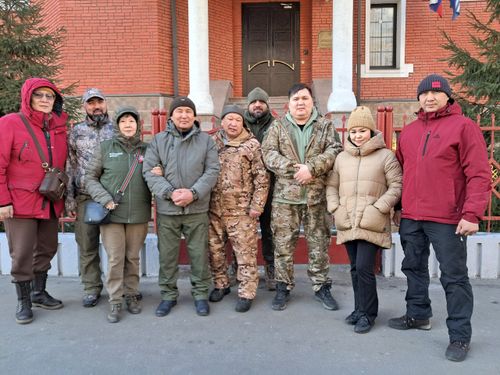 Делегация из Тувы по сопровождению гуманитарного груза выехала на Донбасс