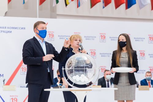 Андрей Турчак: «Пятый номер символизирует пятерку, с которой «Единая Россия» идет на выборы»